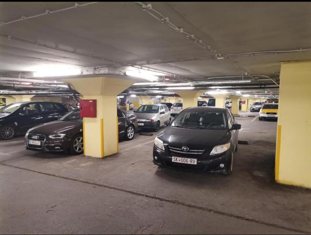 Calla 5 Apartment - Main Square, In The City Shopping Center - Parking Slot With Security And Video Camera Скопье Экстерьер фото